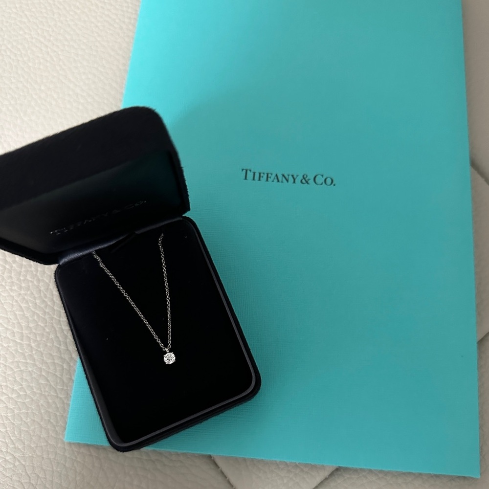 100% Authentic Tiffany & Co. Solitaire Diamond Necklace Pendant Platinum